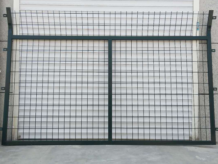 高铁爬坡口围栏